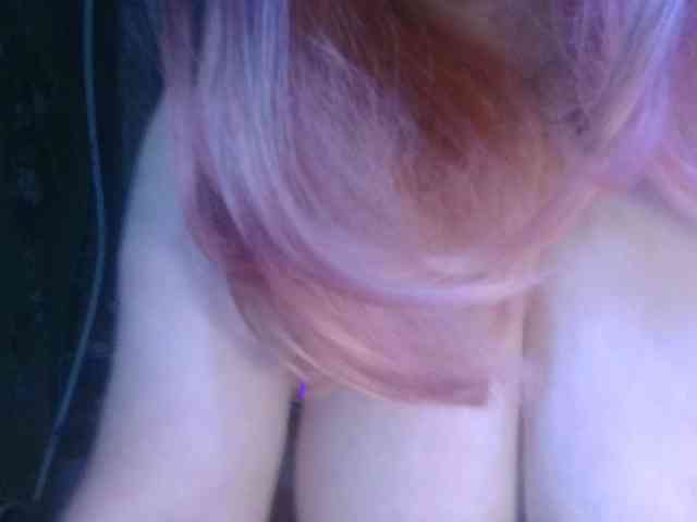 CharleeKendall webcam