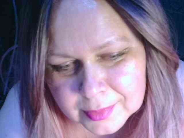 CharleeKendall Live Webcam on BongaCams