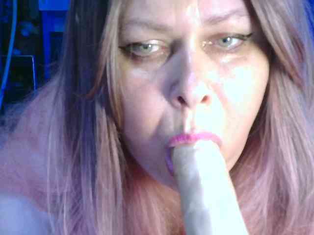 CharleeKendall webcam