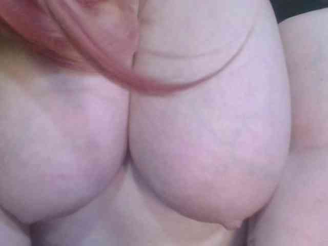 CharleeKendall webcam