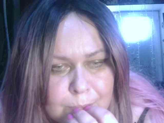 CharleeKendall webcam