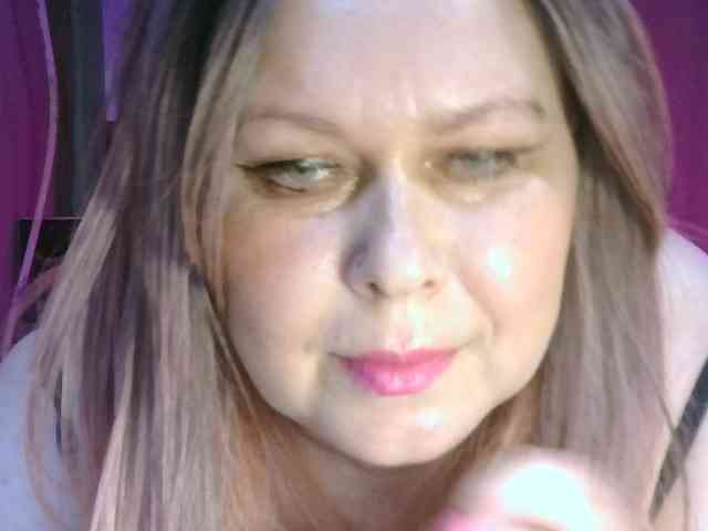 CharleeKendall webcam