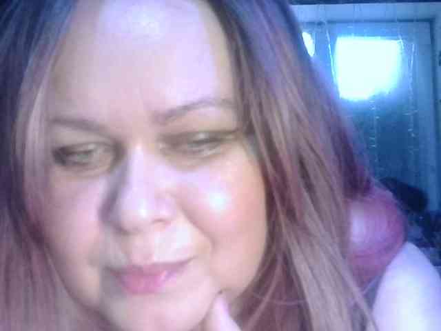 CharleeKendall webcam