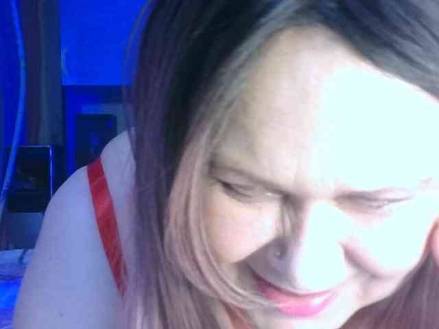 CharleeKendall webcam