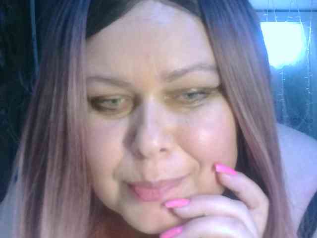 CharleeKendall webcam