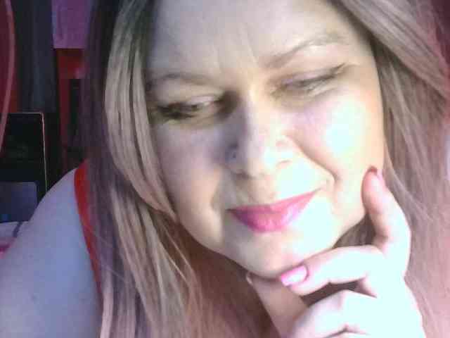 CharleeKendall webcam