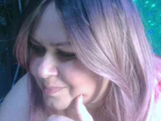 CharleeKendall webcam