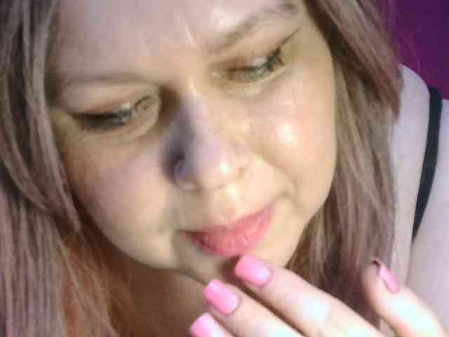 CharleeKendall webcam