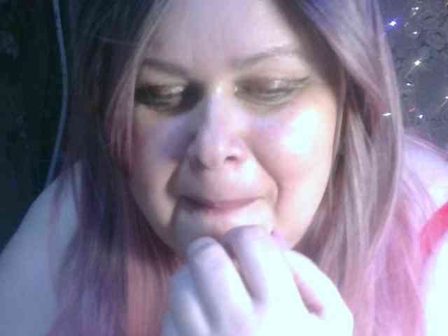 CharleeKendall webcam