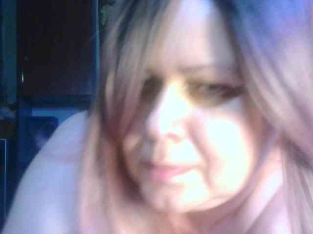 CharleeKendall webcam