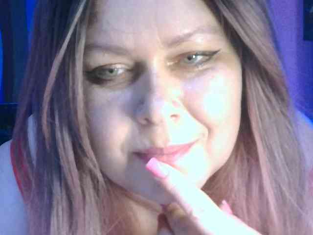 CharleeKendall webcam