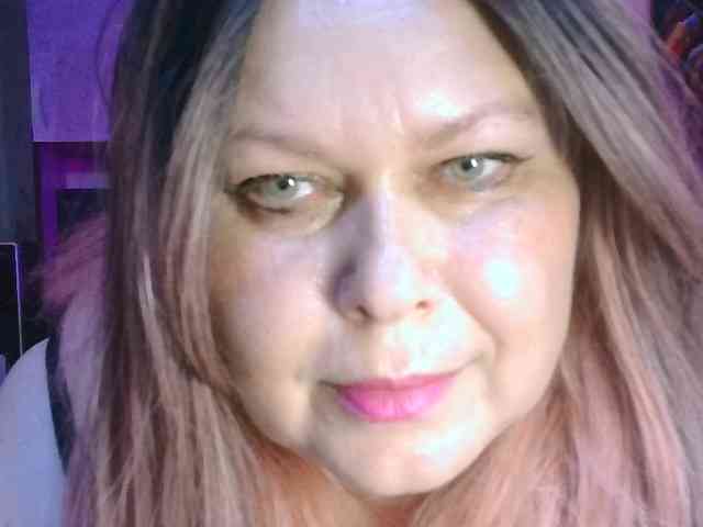 CharleeKendall webcam