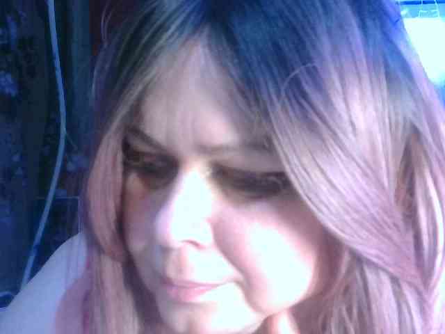 CharleeKendall webcam