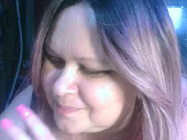 CharleeKendall webcam