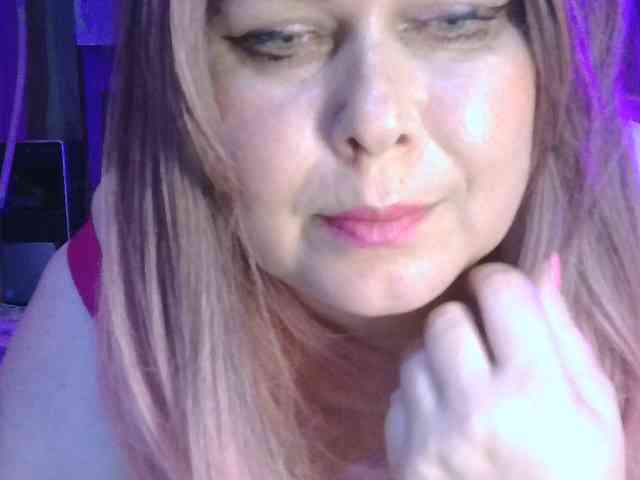 CharleeKendall Live Webcam on BongaCams