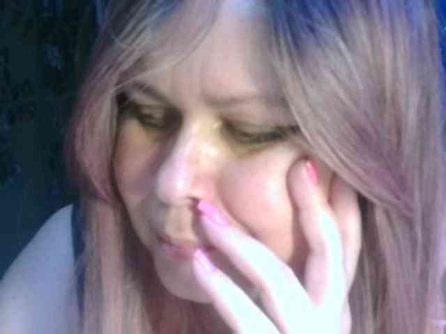 CharleeKendall webcam