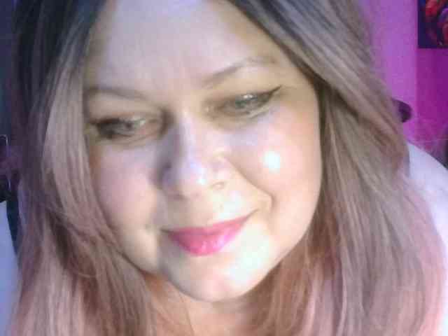 CharleeKendall webcam