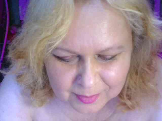 CharleeKendall webcam
