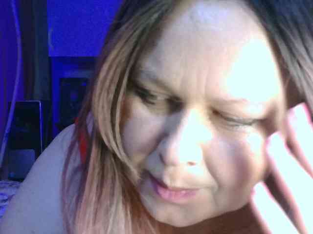 CharleeKendall webcam