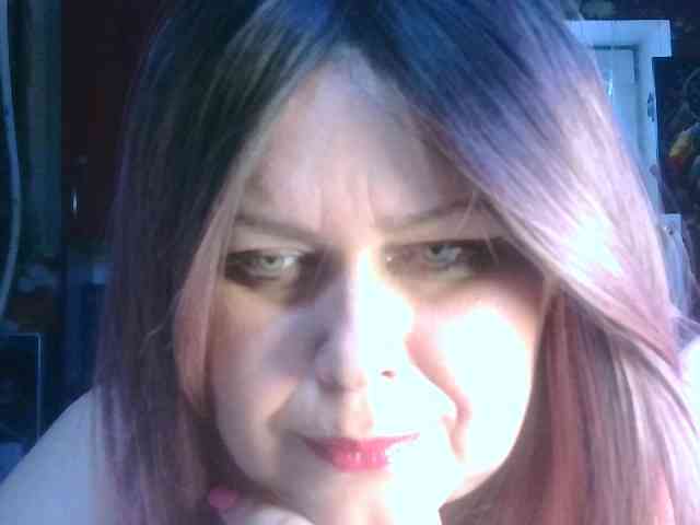 CharleeKendall webcam