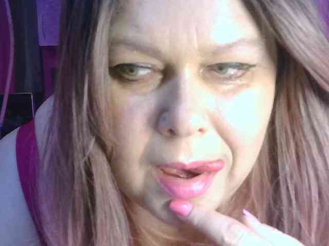 CharleeKendall webcam