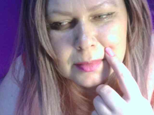 CharleeKendall Live Webcam on BongaCams