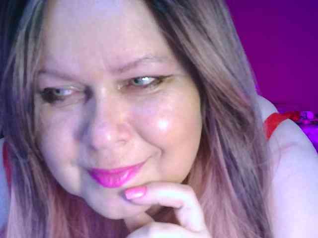 CharleeKendall webcam
