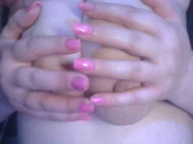 CharleeKendall webcam