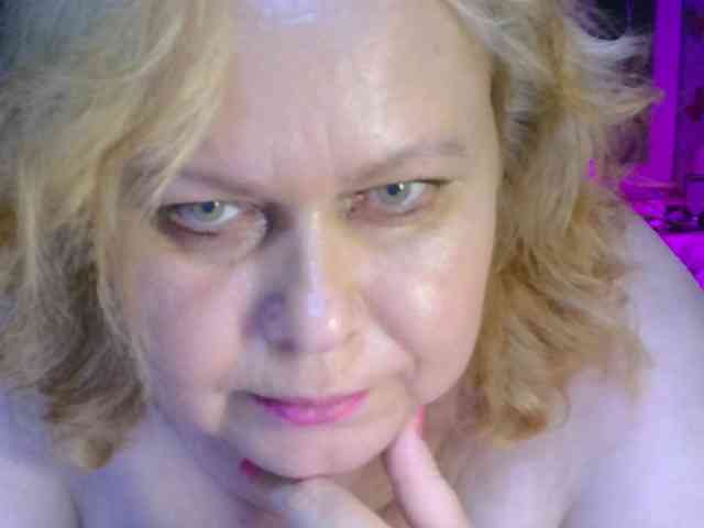 CharleeKendall webcam
