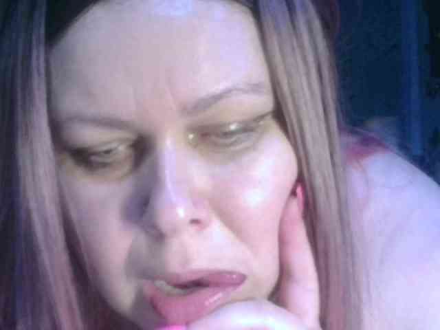 CharleeKendall webcam