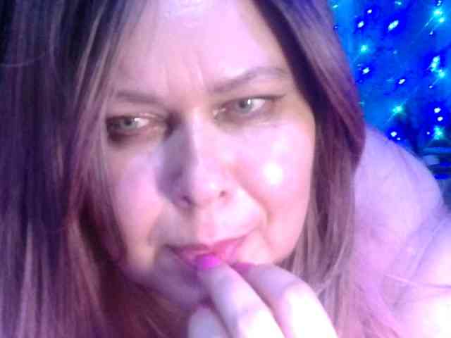 CharleeKendall webcam