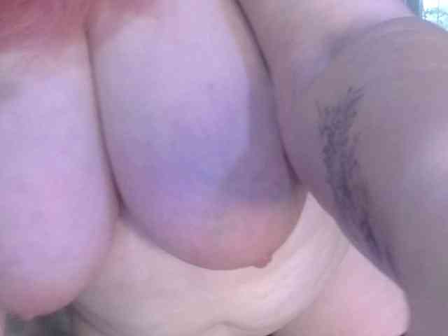 CharleeKendall webcam