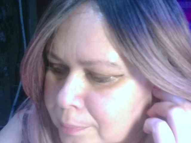 CharleeKendall webcam