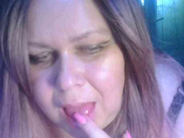 CharleeKendall webcam