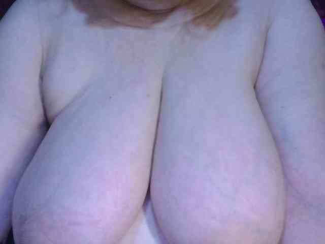 CharleeKendall webcam