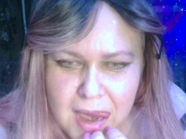 CharleeKendall webcam