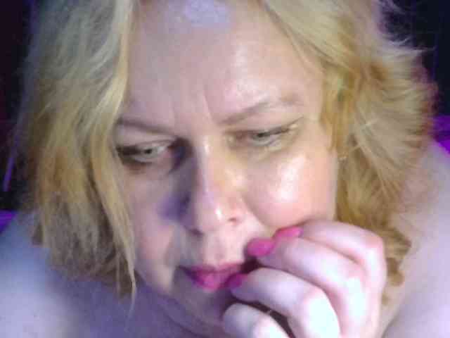 CharleeKendall webcam