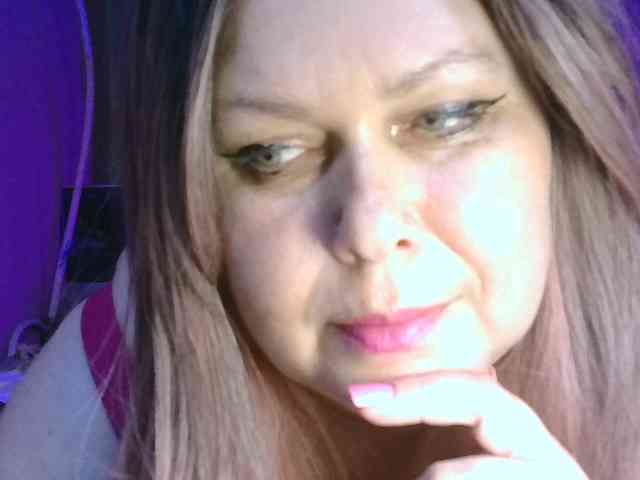 CharleeKendall webcam