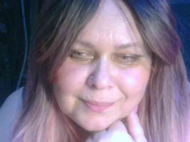 CharleeKendall webcam