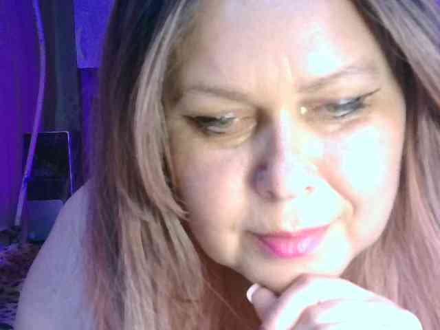 CharleeKendall webcam