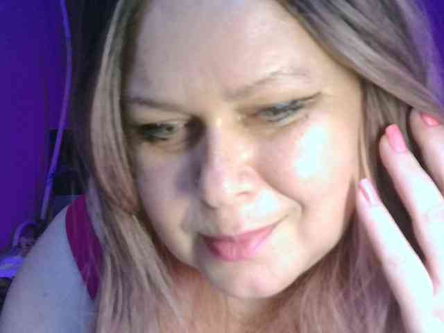 CharleeKendall webcam