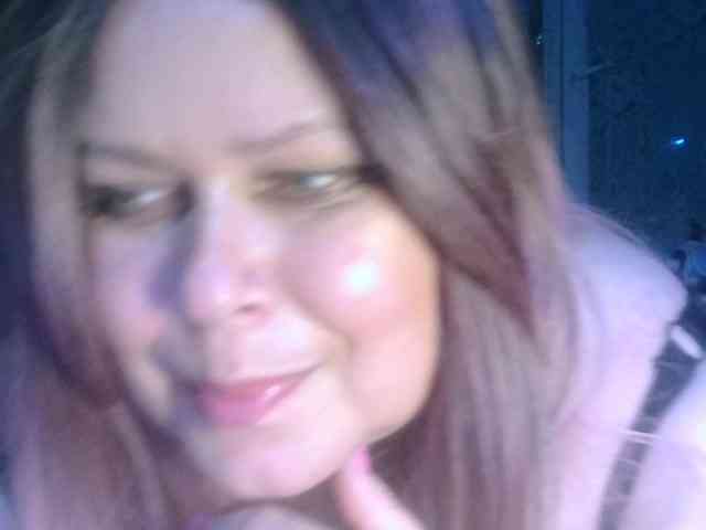 CharleeKendall webcam