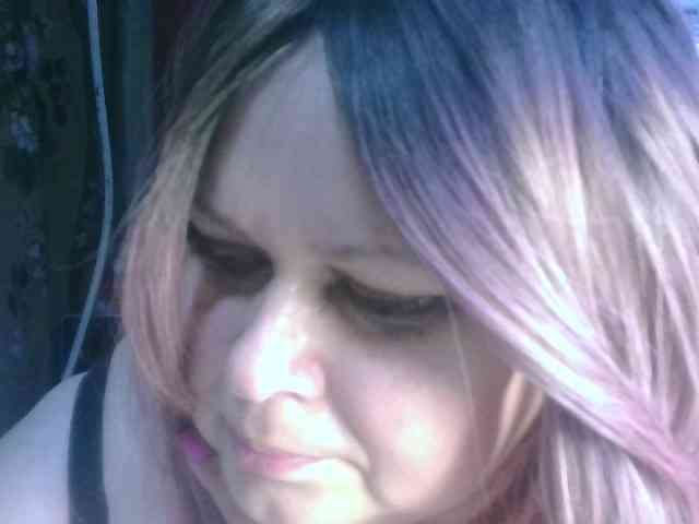 CharleeKendall webcam