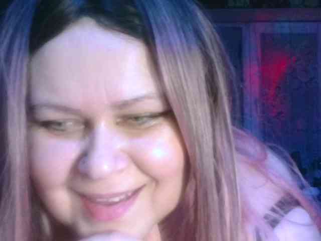 CharleeKendall webcam