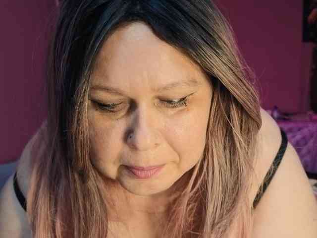 CharleeKendall webcam