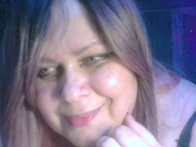 CharleeKendall webcam