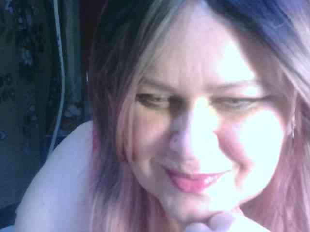 CharleeKendall webcam