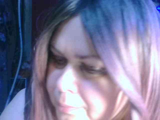 CharleeKendall webcam