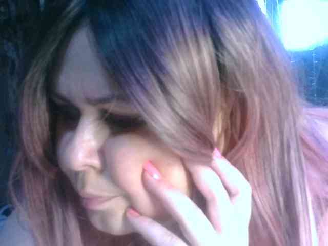 CharleeKendall webcam