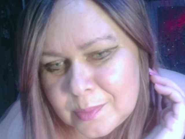 CharleeKendall webcam